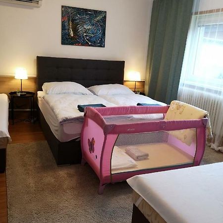 Apartmany Centro & Jacuzzi Piest'any Extérieur photo