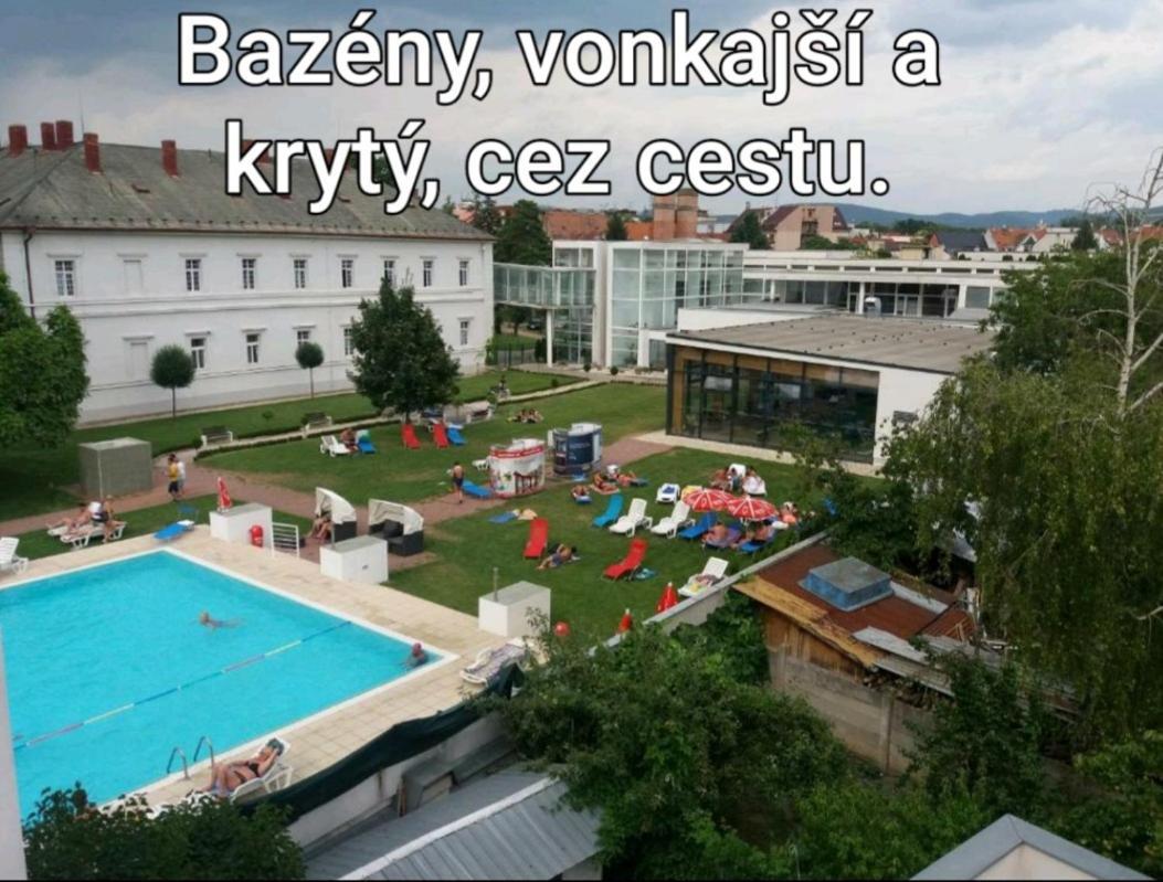 Apartmany Centro & Jacuzzi Piest'any Extérieur photo