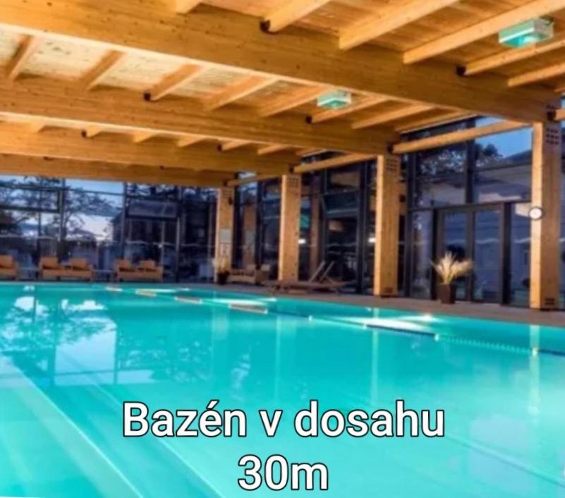 Apartmany Centro & Jacuzzi Piest'any Extérieur photo