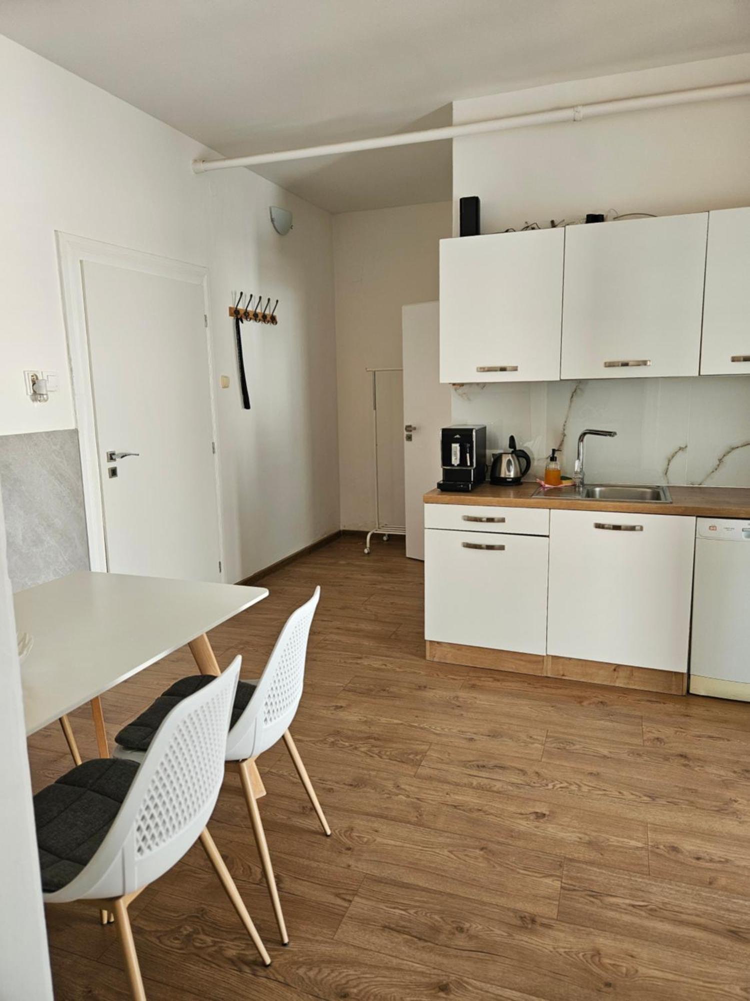 Apartmany Centro & Jacuzzi Piest'any Extérieur photo
