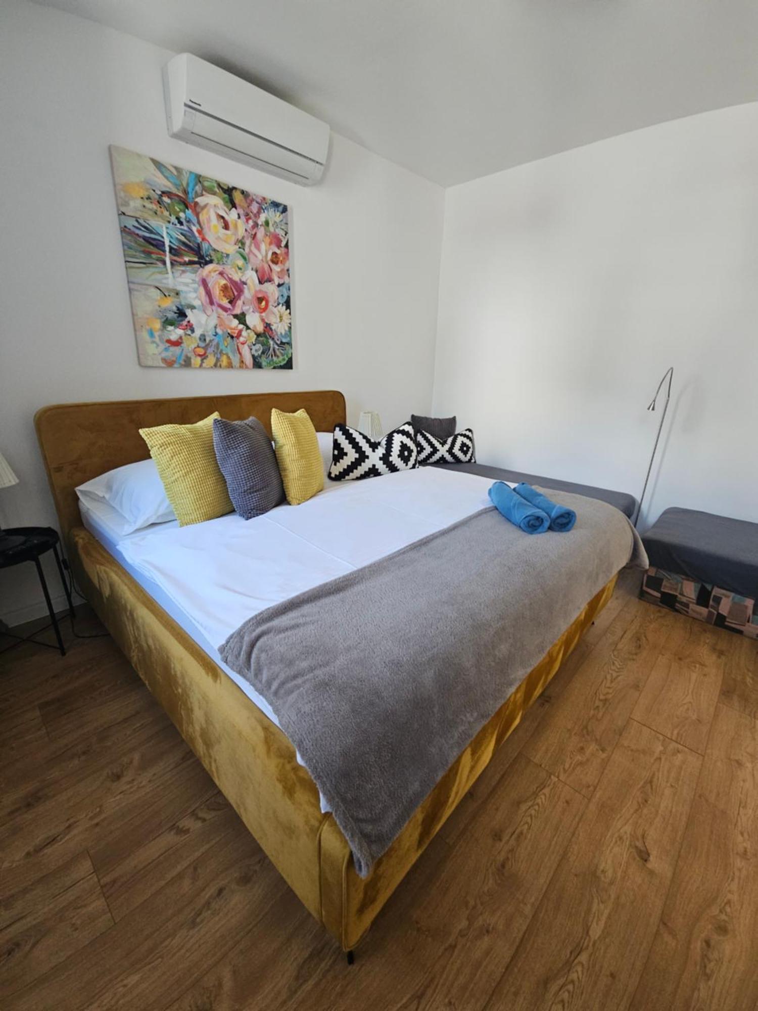 Apartmany Centro & Jacuzzi Piest'any Extérieur photo