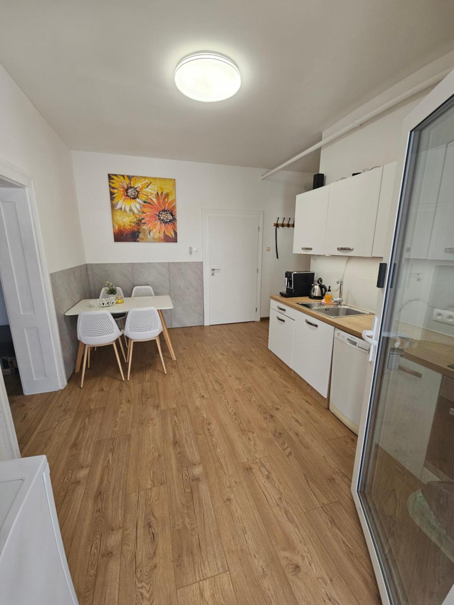 Apartmany Centro & Jacuzzi Piest'any Extérieur photo